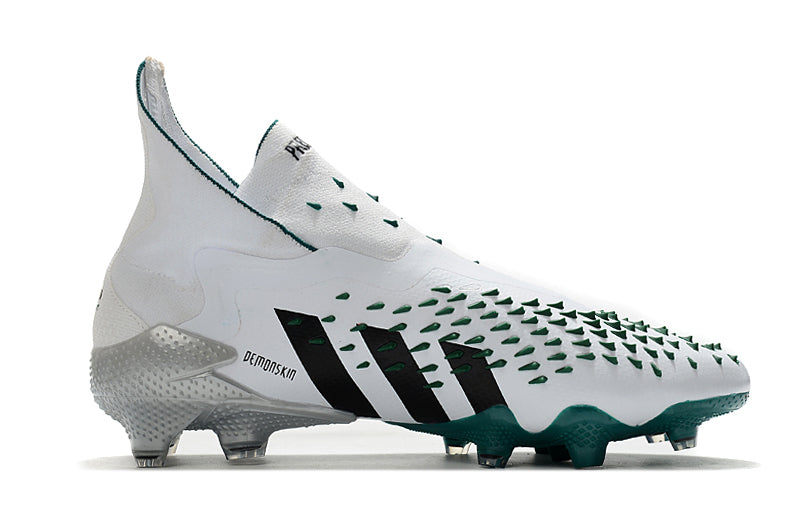Chuteira de Campo Adidas Predator Freak 21 FG
