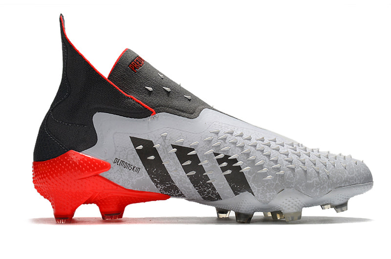 Chuteira de Campo Adidas Predator Freak 21 FG