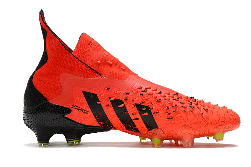 Chuteira de Campo Adidas Predator Freak 21 FG