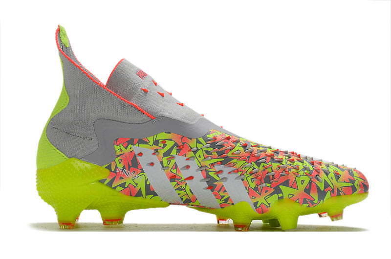 Chuteira de Campo Adidas Predator Freak 21 FG